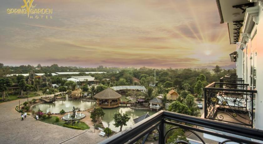 Spring Garden Hotel Lk Long Khanh Extérieur photo