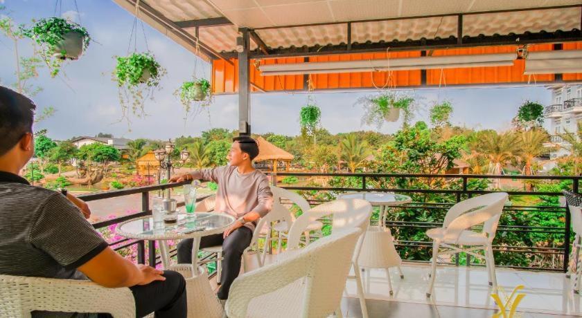 Spring Garden Hotel Lk Long Khanh Extérieur photo